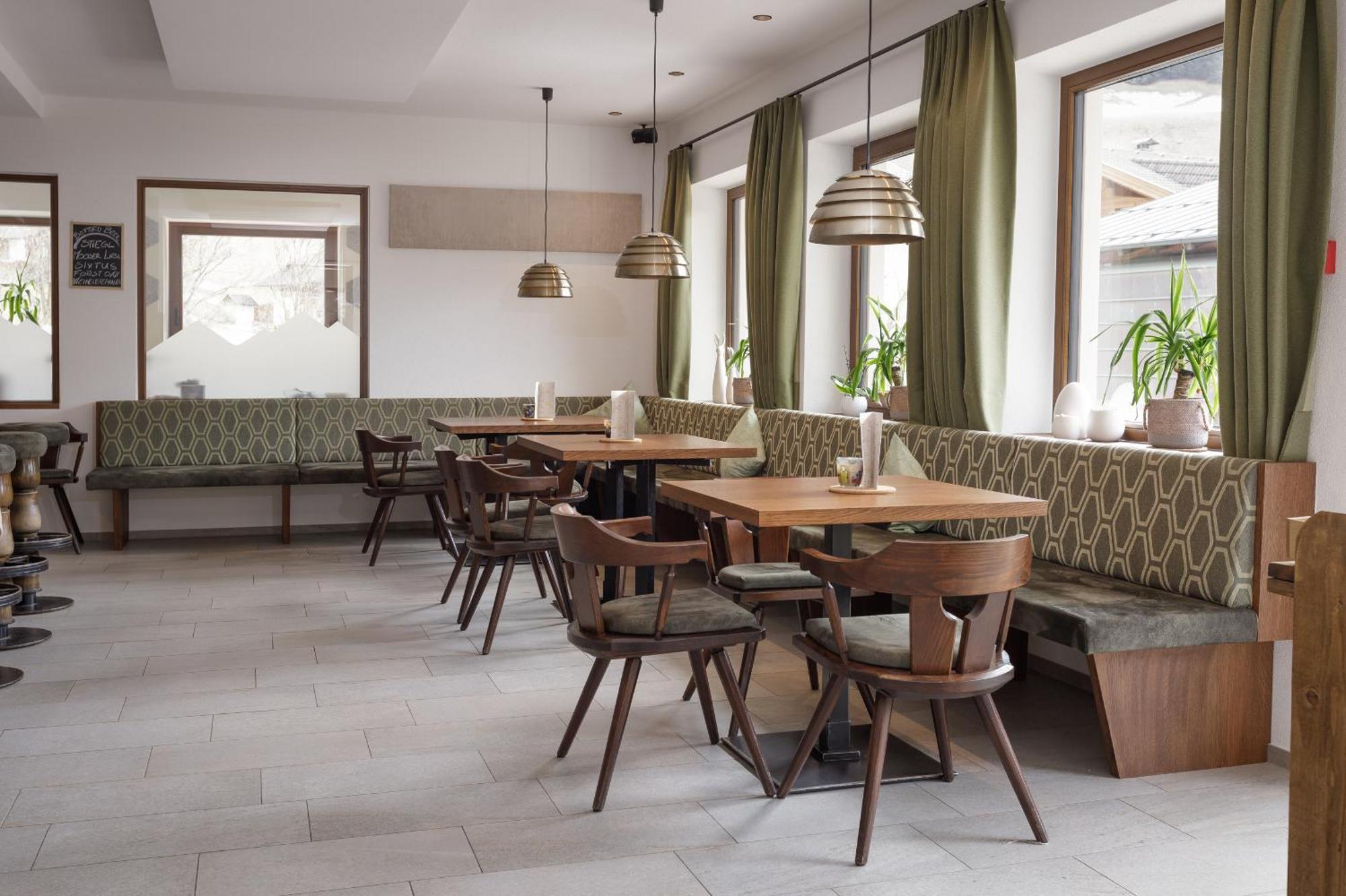 Hotel Bergland كاديبيترا المظهر الخارجي الصورة